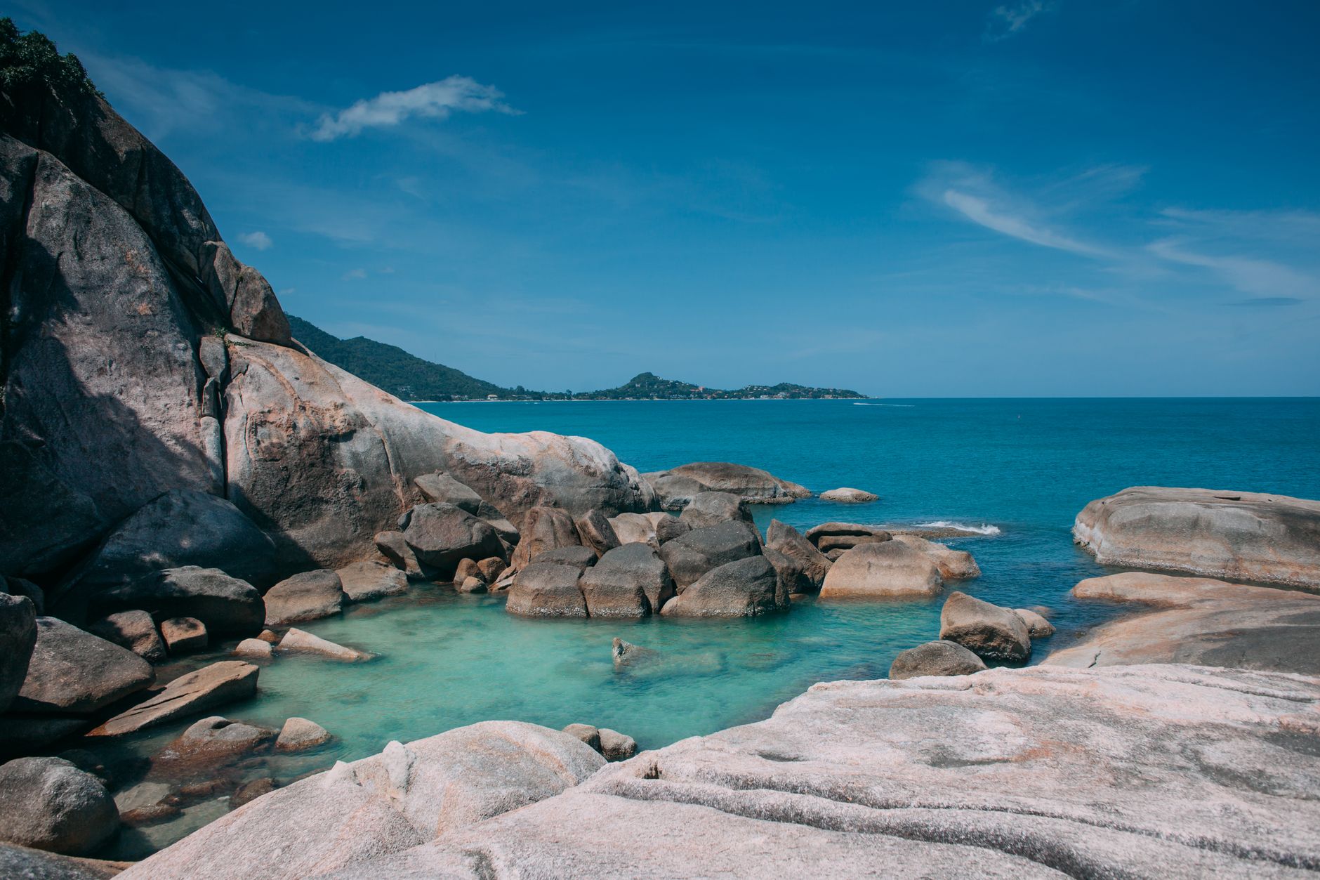 Koh Samui czy Phuket na zimowy urlop: porównanie plaż, cen i atrakcji